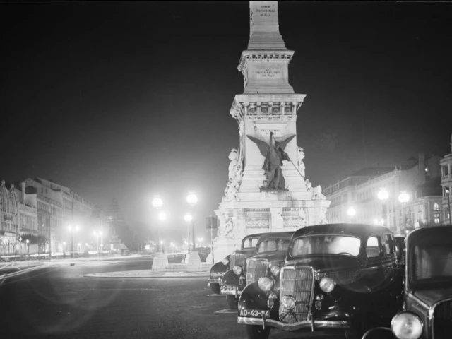 Lisbon lights - the joys of neutrality